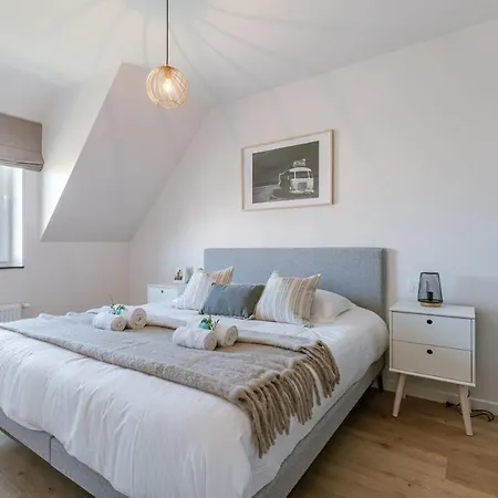 Ferienhaus Huswell - Modern House Julie With Spacious Garden And Garage *