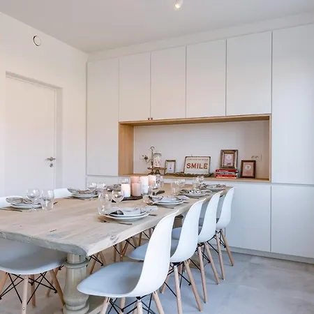 Ferienhaus Huswell - Modern House Julie With Spacious Garden And Garage