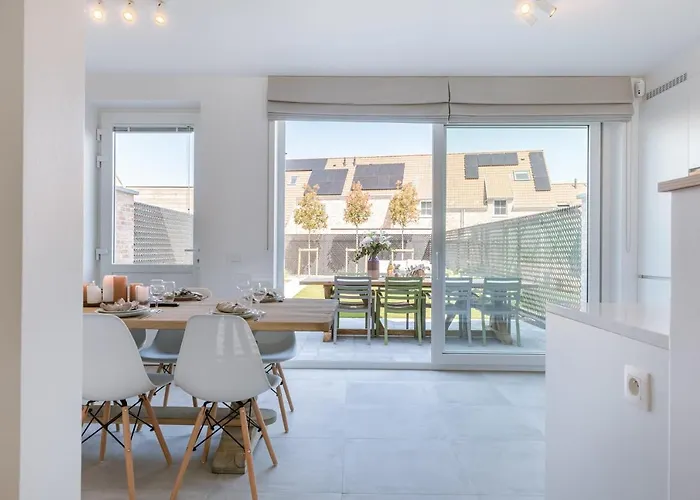 Huswell - Modern House Julie With Spacious Garden And Garage Ferienhaus *