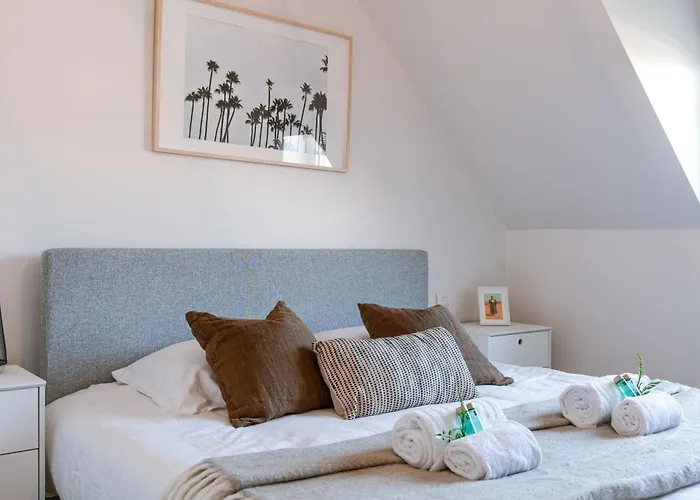 Huswell - Modern House Julie With Spacious Garden And Garage