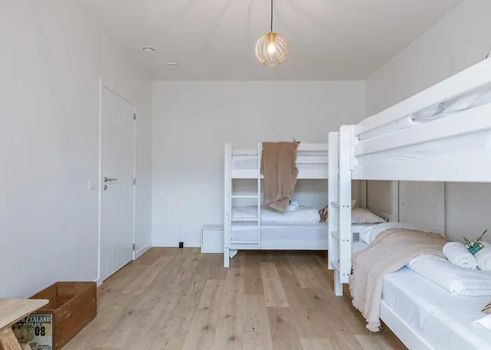 Huswell - Modern House Julie With Spacious Garden And Garage Ferienhaus *